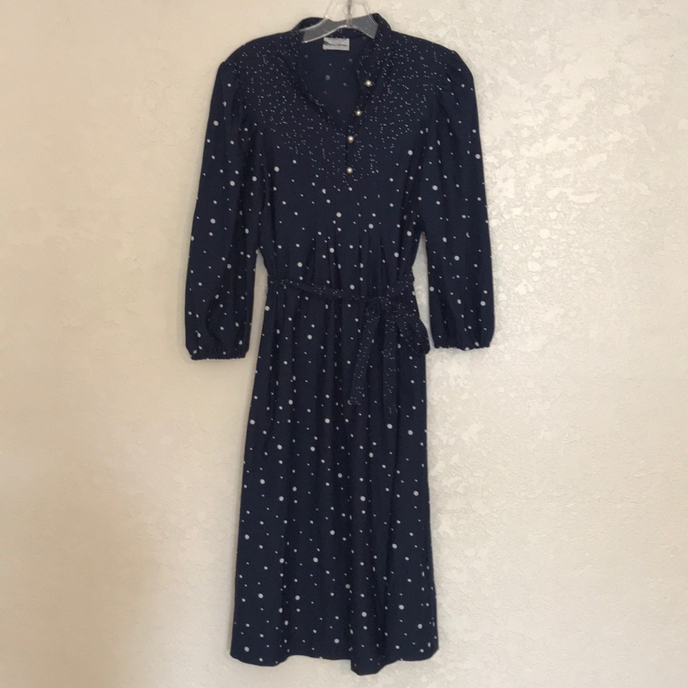 VINTAGE pleated pearl button tie waist dress